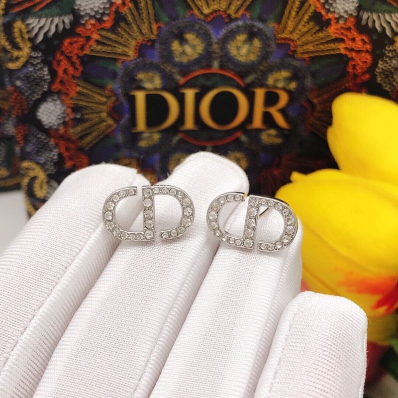 CHRISTIAN DIOR